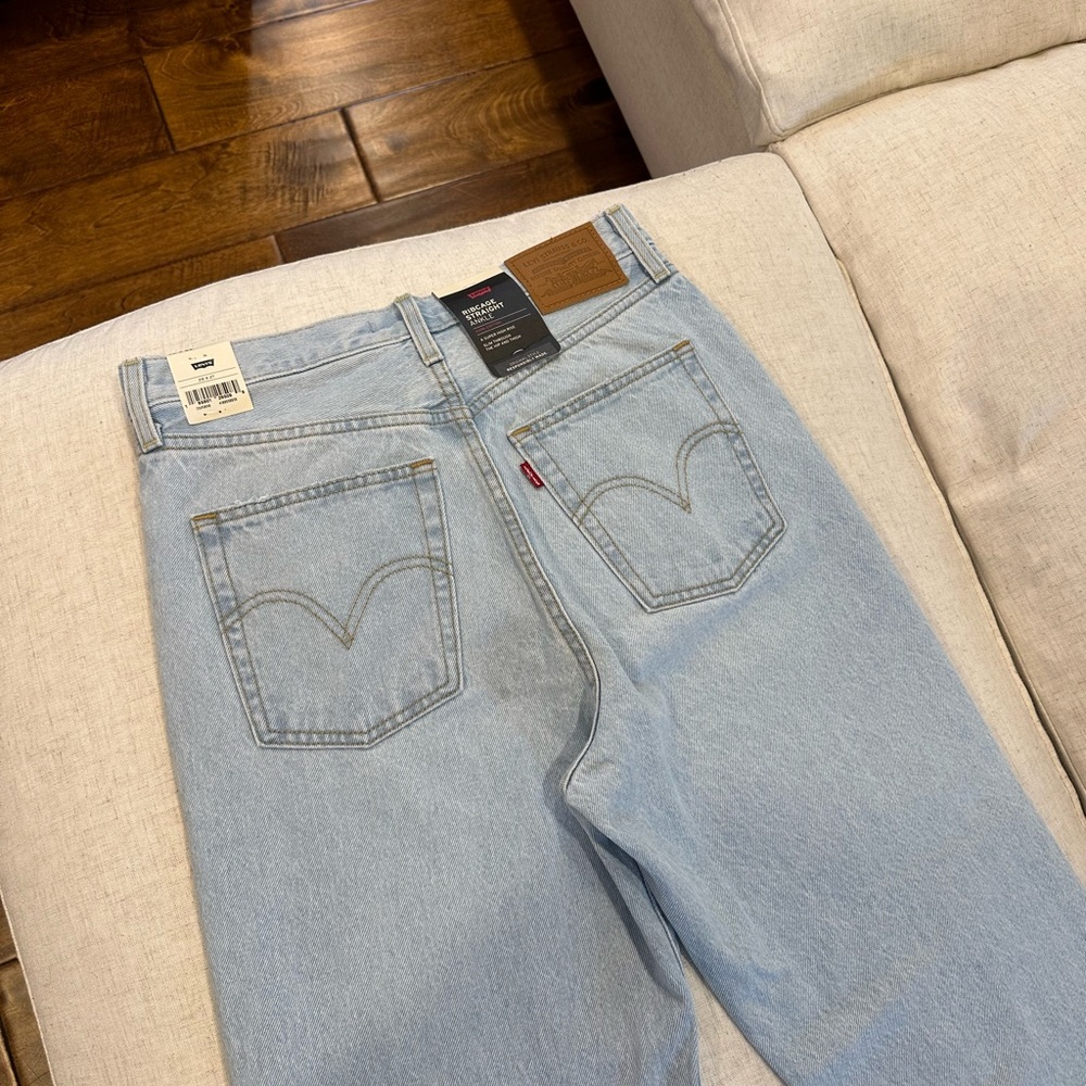 SOLD!!! Levi's Ribcage Straight Ankle Jeans - NWT - Picture 5 of 9